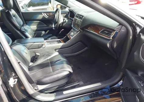 2018 Lincoln Continental Premiere z USA, uszkodzony, nr VIN 1LN6L9PK6J5602902